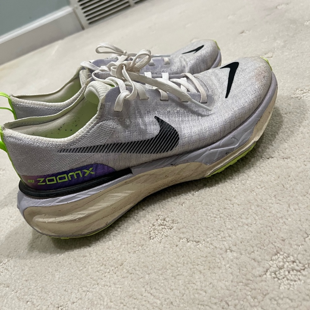 Nike ZoomX Invincible 3 Women's Sneakers - Picture 4 of 5